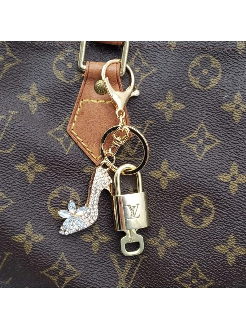 100% Auth Louis Vuitton Lock & Key with unbranded Bagcharm, Keycharm, Keychain